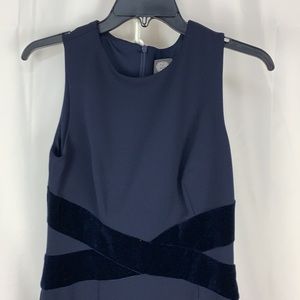 🆕Vince Camuto round neck navy dress size 4